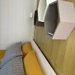Vikendica Mesipesa Yellow
